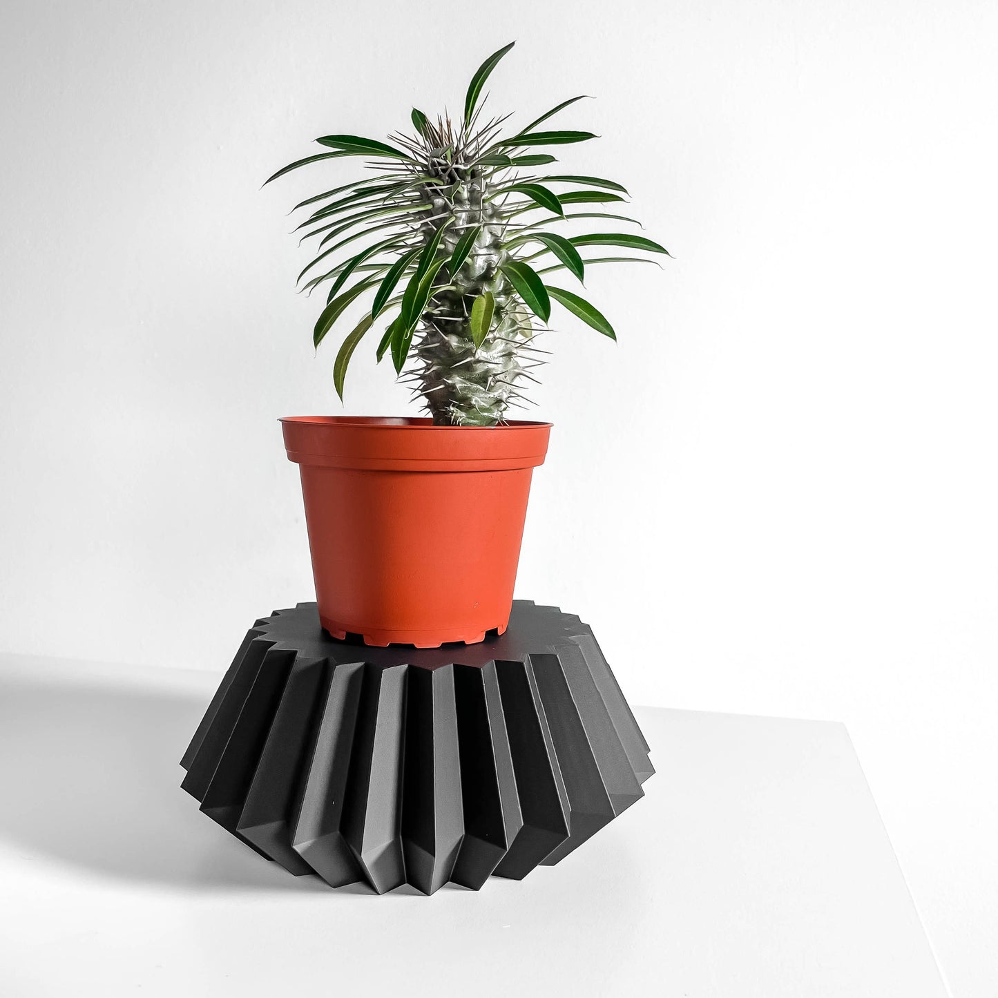 Modern Plant Stand Pedestal, Decorative Indoor Pot Riser, Sculptural Planter Showpiece, 3D Printed Accessories