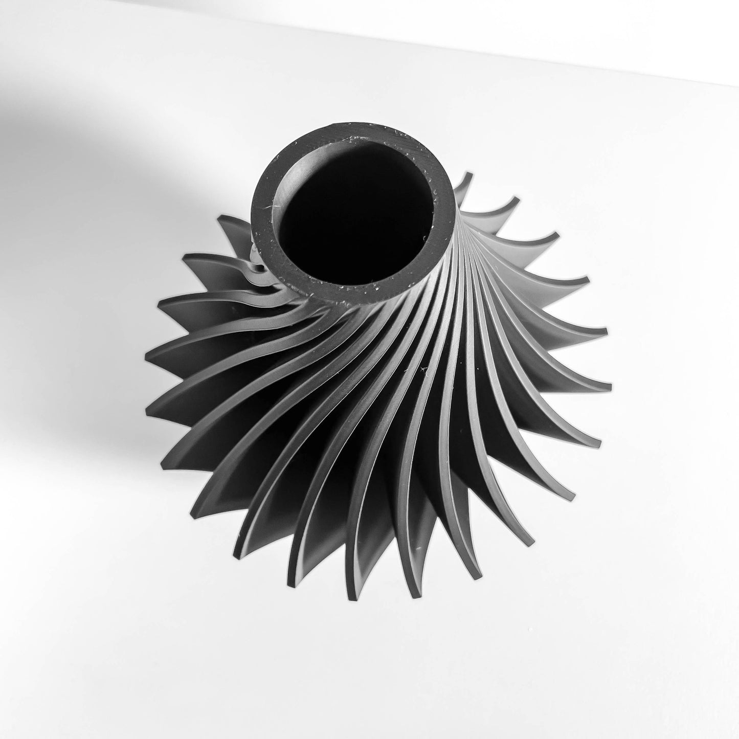 Unreal Swirl Lines Vase, Stylish Tabletop Vessel, Nordic Desk Flower Holder, Modern Decorative Statement