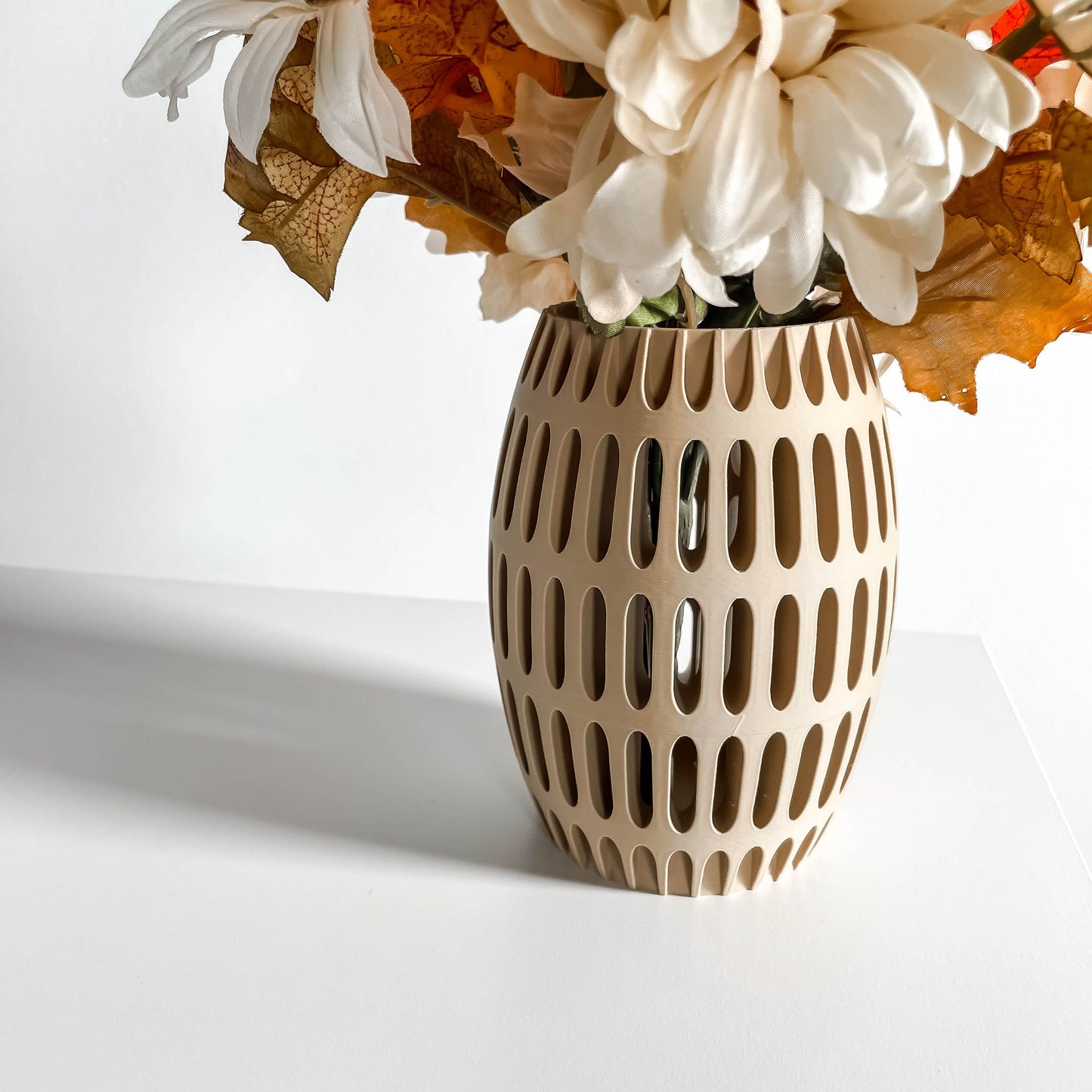 Flower Vase, Layered Organic Sculpture, Minimalist Tabletop Holder, Elegant Japandi