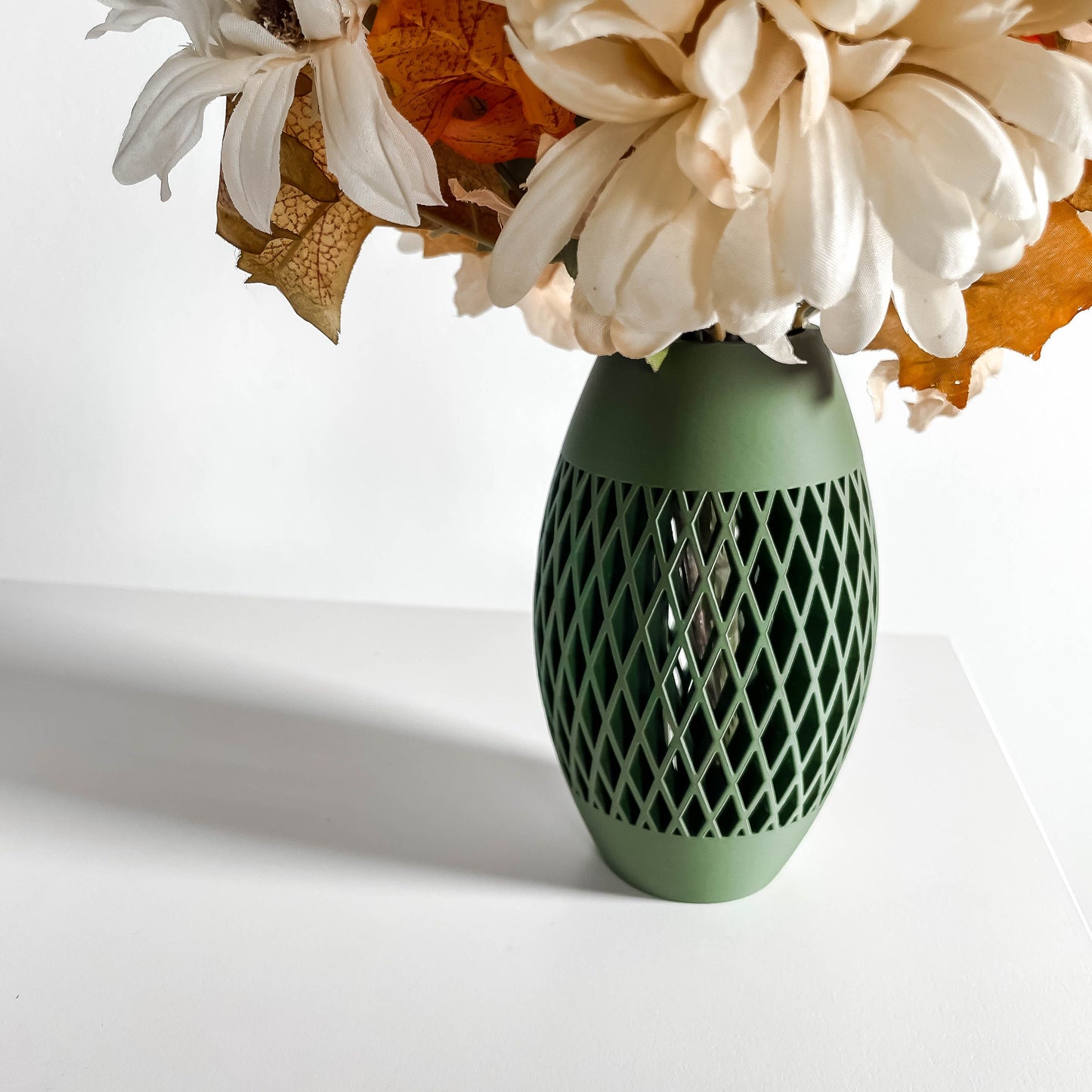 Contemporary Vase, Ribbed Tabletop Flower Holder, Nordic Homestyle Accent, Elegant