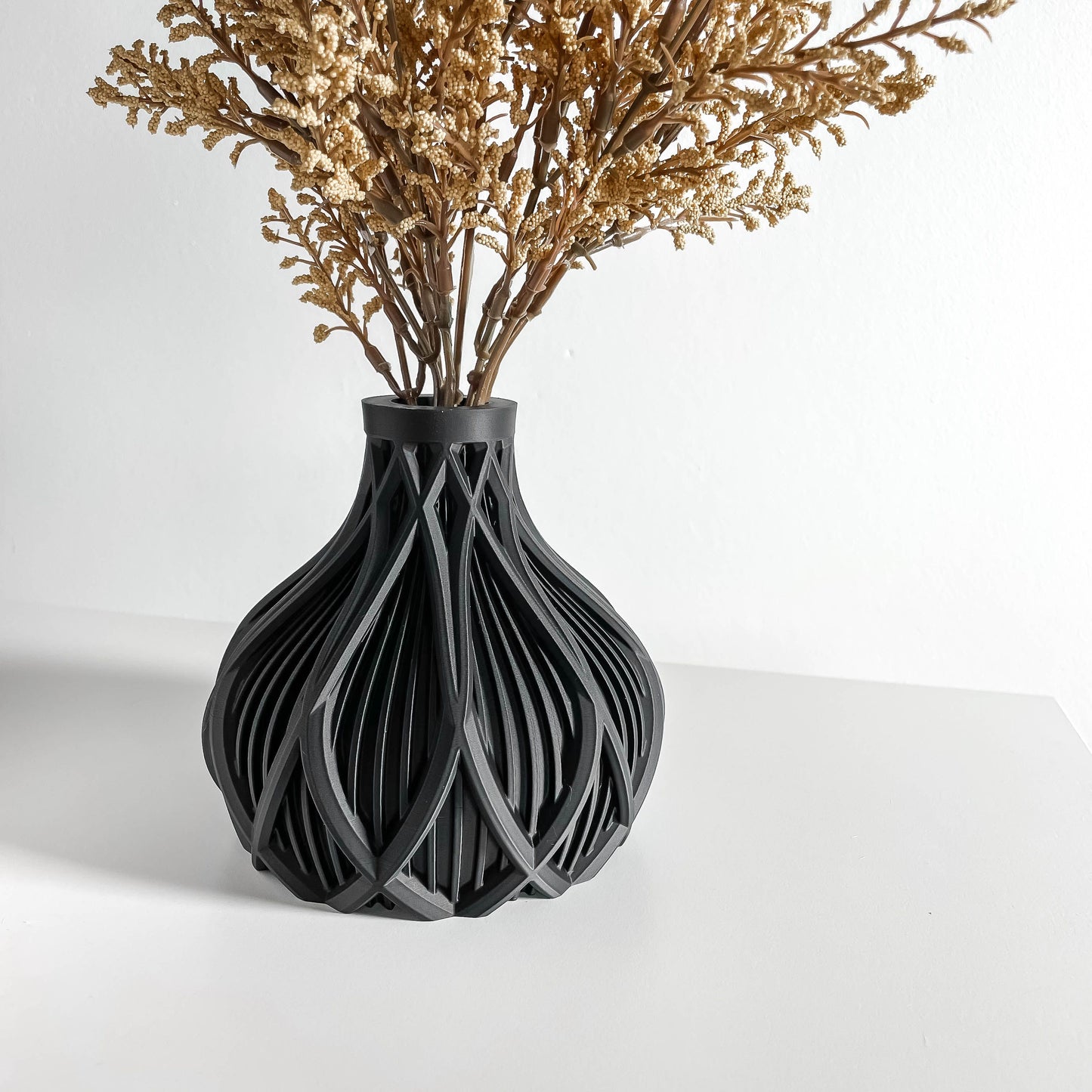 dried flower vase, pampasgrassholder, tabletop organizer, sculptural accent, neutral tone