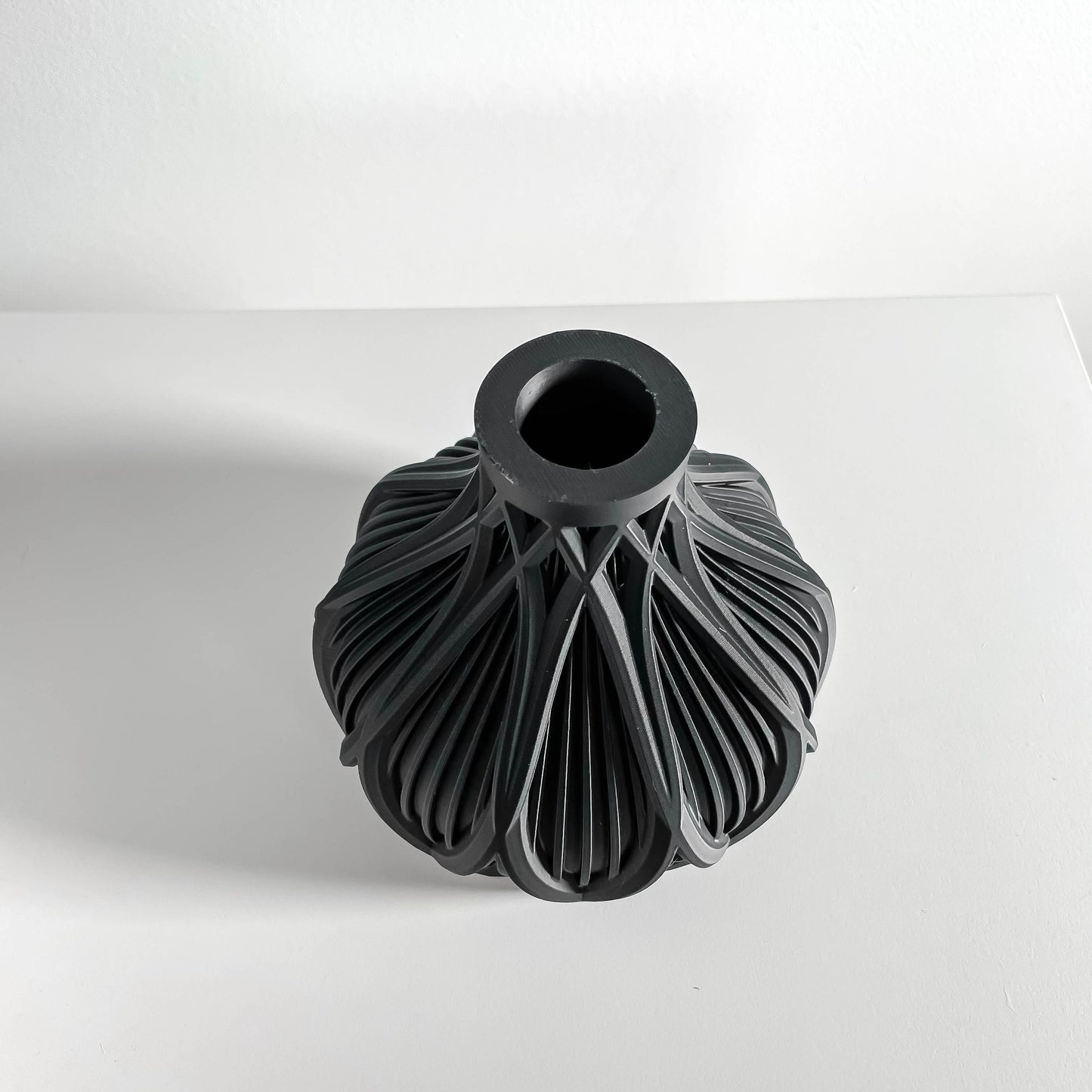 dried flower vase, pampasgrassholder, tabletop organizer, sculptural accent, neutral tone