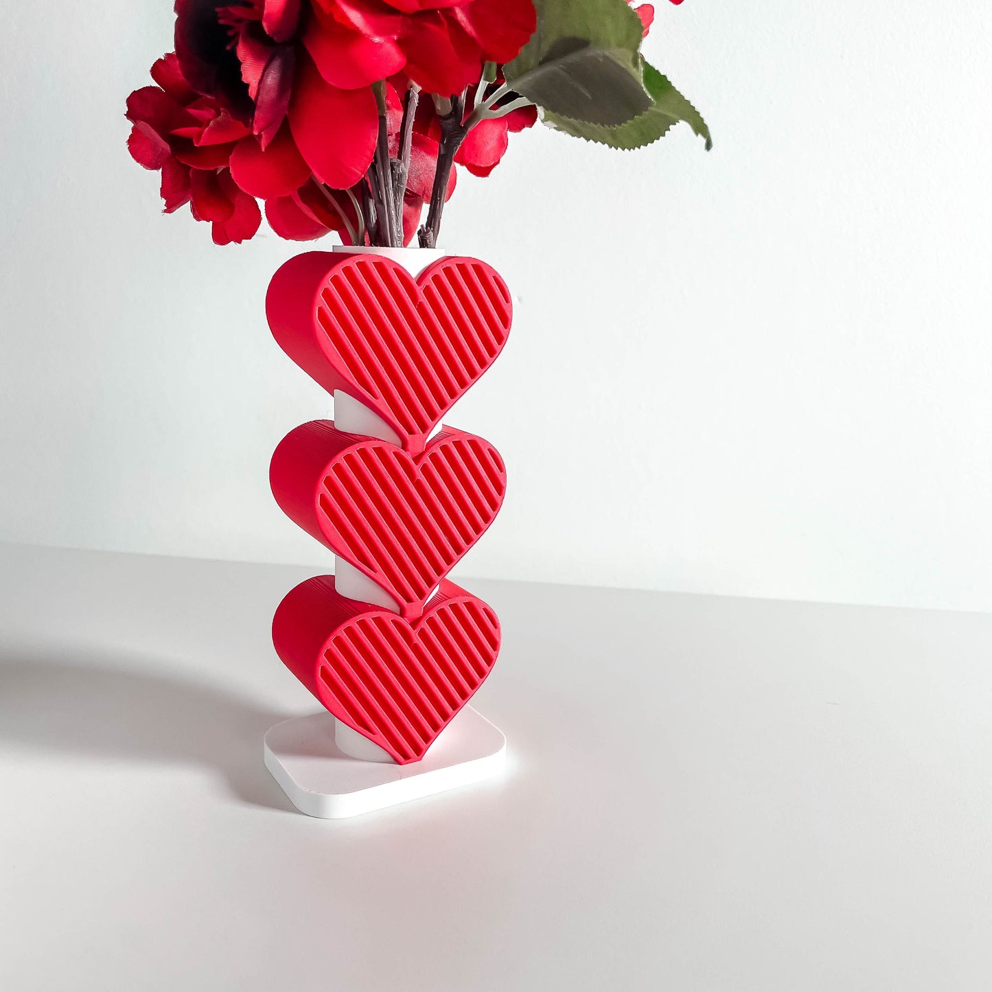 Valentine Vase, Contemporary Bud Holder, Minimalist Tabletop Display, Elegant ArtDeco