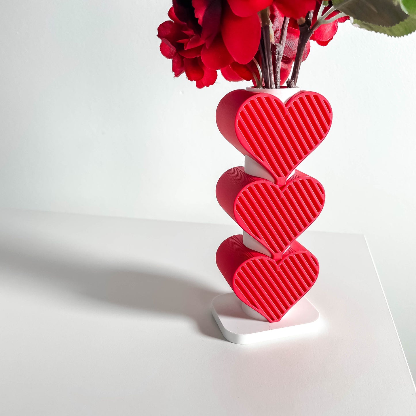 Valentine Vase, Contemporary Bud Holder, Minimalist Tabletop Display, Elegant ArtDeco