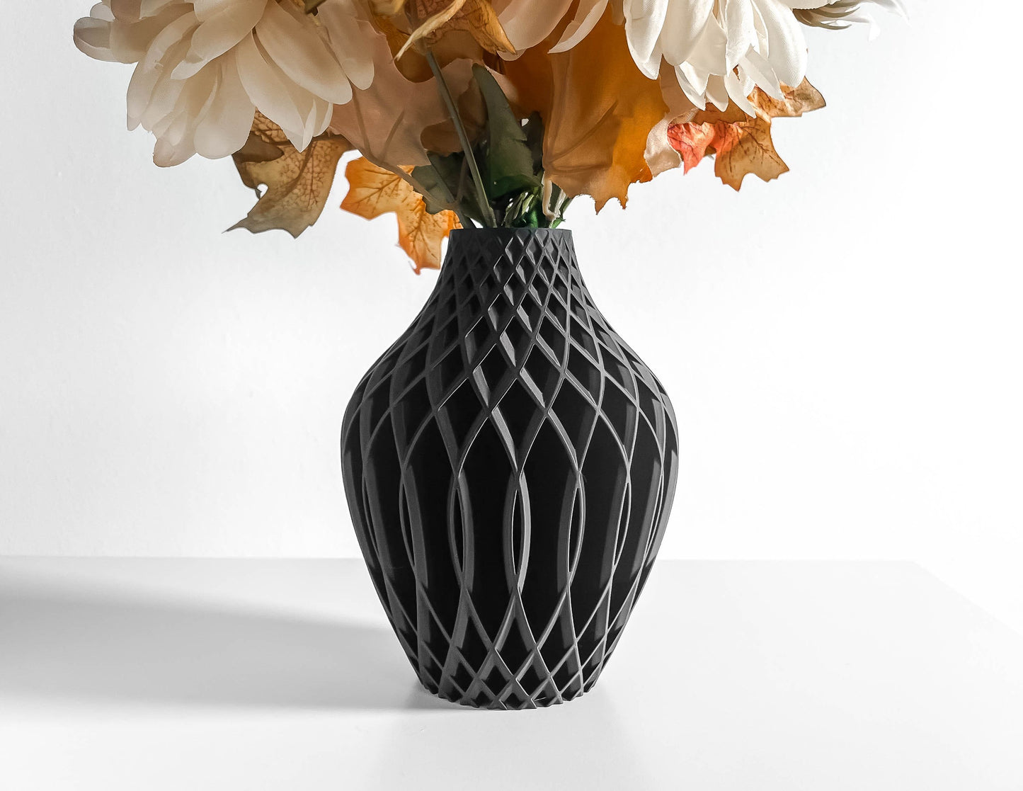 Modern Vase, Sculptural Home Decor, Minimalist Flower Accent, Tabletop Centerpiece, Nordic Design, Abstract Vessel