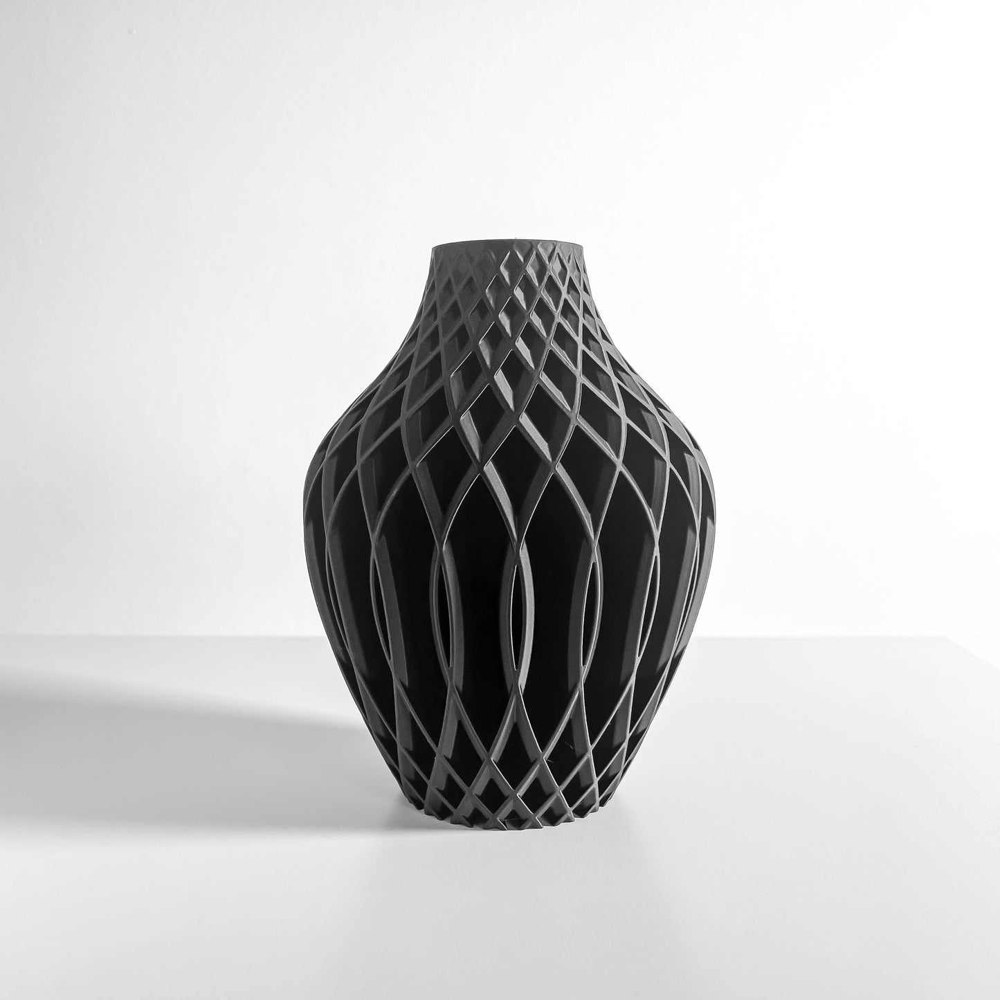 Modern Vase, Sculptural Home Decor, Minimalist Flower Accent, Tabletop Centerpiece, Nordic Design, Abstract Vessel