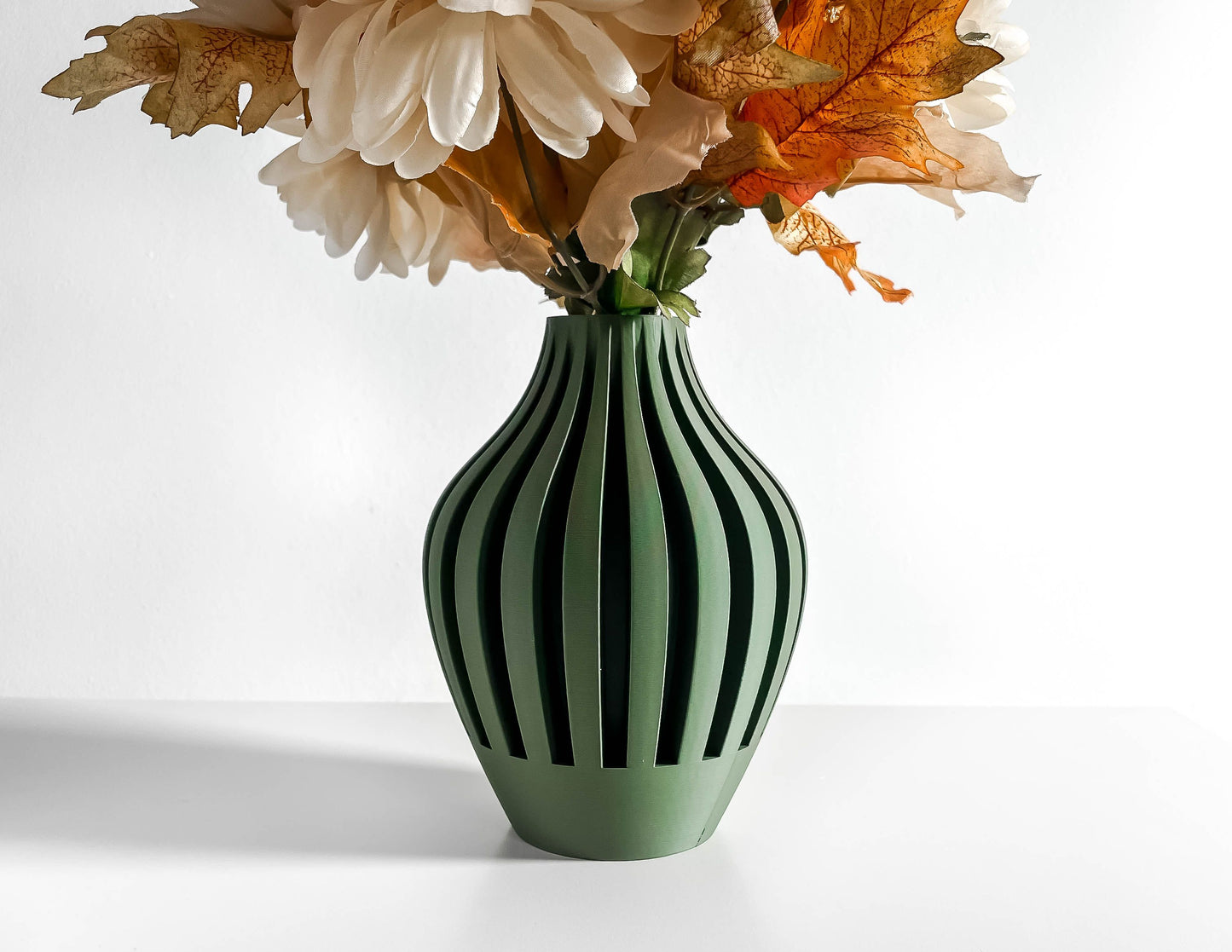 Modern Vase, Sculptural Floral Holder, Elegant Desktop Accent, Organic Silhouette
