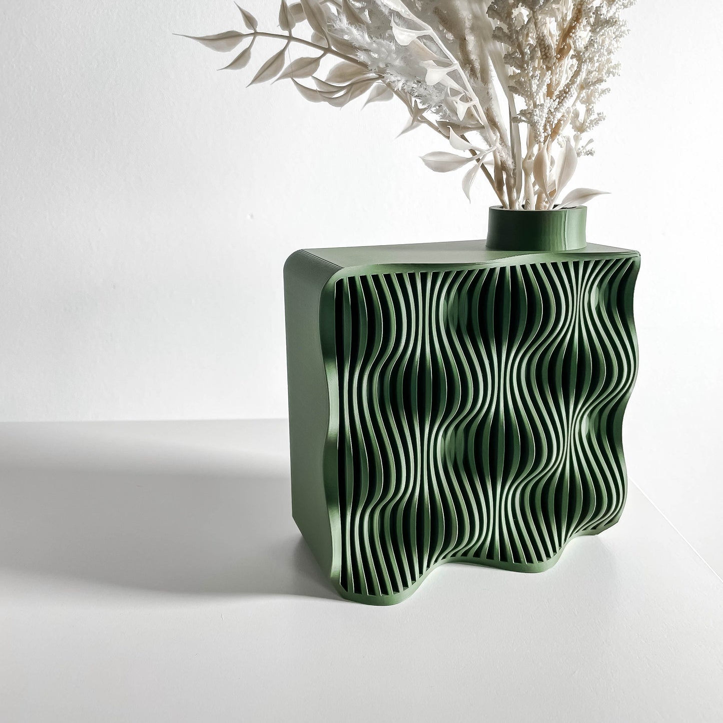 modern vase, sculptural ribbed planter japandi decor, elegant tabletop organizer